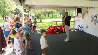 Участники Большого семейного фестиваля в парке Авиаторов увидели виртуальный Петербург и узнали, как строят мосты