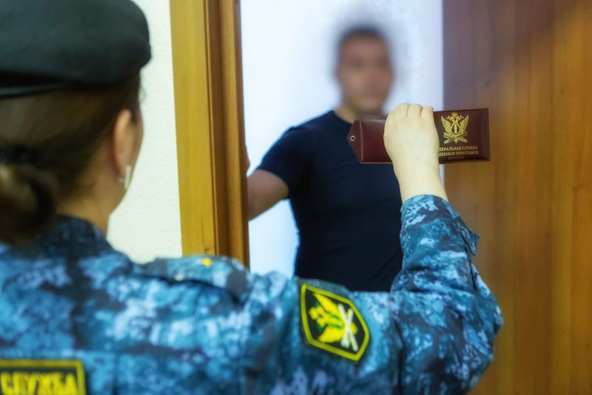 Петербуржец спрятался за спиной матери, чтобы избежать уплаты алиментов — ему грозит уголовное наказание - tvspb.ru