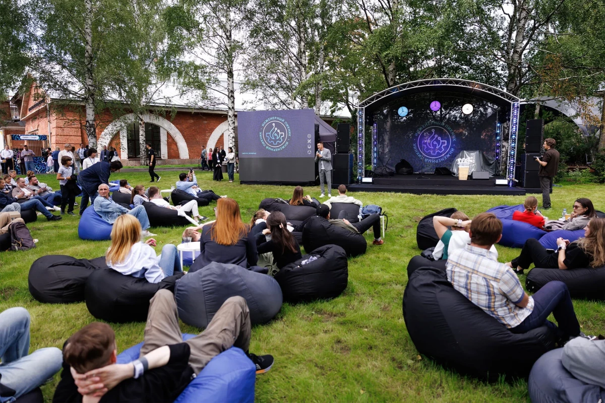 Александр Беглов открыл в Кронштадте второй фестиваль «ЭнергоТехноФест» - tvspb.ru