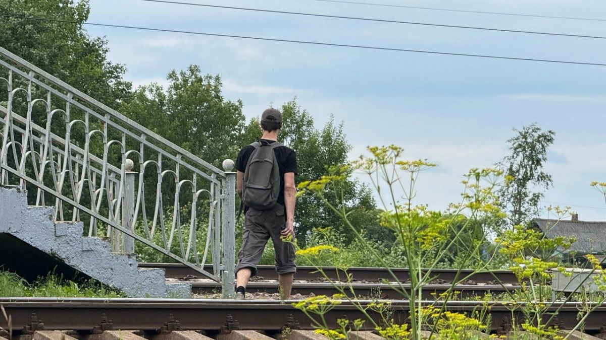 В Новгородской области полицейские сняли с «Сапсана» зацепера из Петербурга - tvspb.ru