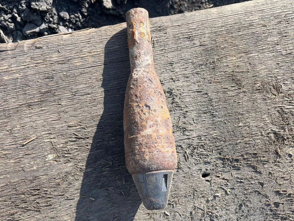 При капремонте крыши дома на Васильевском острове рабочие нашли мину времен ВОВ - tvspb.ru