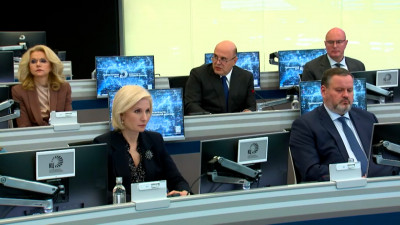 Мишустин провел стратегическую сессию по снижению уровня бедности и увеличению реальных доходов граждан