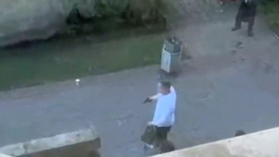 Полиция задержала жениха и шафера, которые устроили стрельбу из травмата у ЗАГСа на Васильевском острове