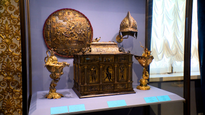 В Эрмитаже представили самую крупную коллекцию европейских настольных кабинетов