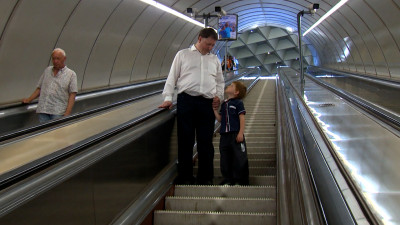 Юным петербуржцам показали, как безопасно ездить в метро
