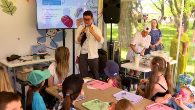 Гостям Большого семейного фестиваля рассказали как кормить птиц и помочь диким животным