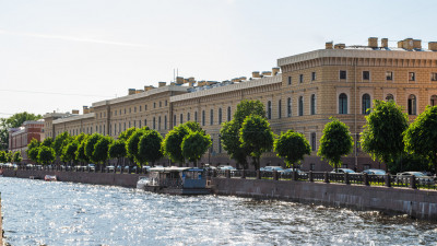 Александр Беглов: Впервые в истории приемных кампаний в вузы Петербурга подано более 1 миллиона заявлений абитуриентов