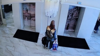 В Пулково пассажирка похитила пакет с алкоголем