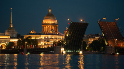 Звуковое шоу «Поющие мосты» посвятят Дню семьи, любви и верности