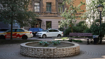 Дмитровский сквер в центре Петербурга планируют благоустроить к началу сентября