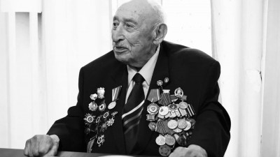 Александр Беглов простился с ветераном Великой Отечественной войны Зиновием Меркиным