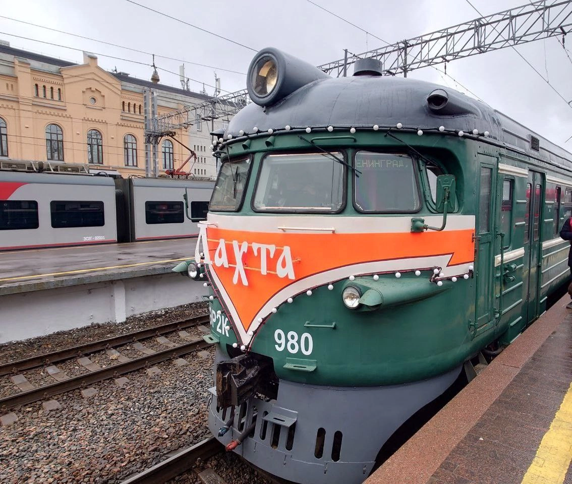 Ретропоезд «Лахта» отправится Выборг в День ВМФ - tvspb.ru