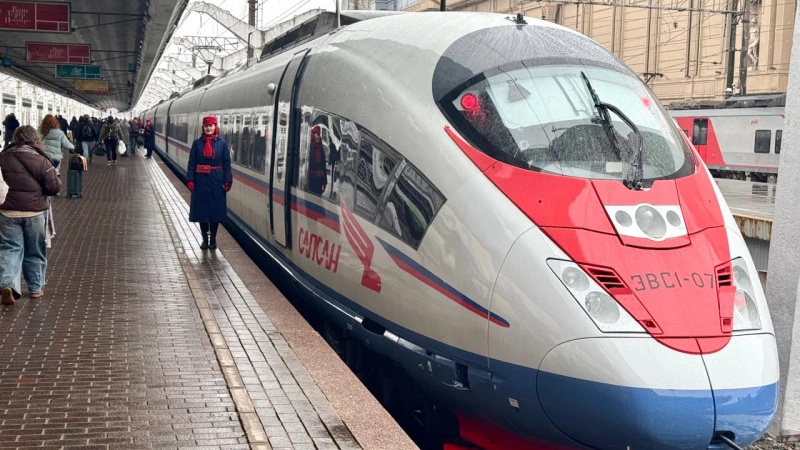 Путешествие из Петербурга в Москву закончилось для девушки-зацепера двумя протоколами - tvspb.ru