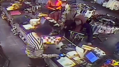 Обновившего гардероб с чужой банковской карты мужчину будут судить в Петербурге