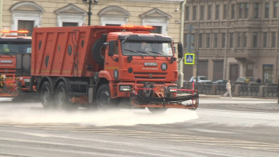 Дорожники использовали для уборки городских улиц в этом сезоне уже почти 1,1 млн кубометров воды