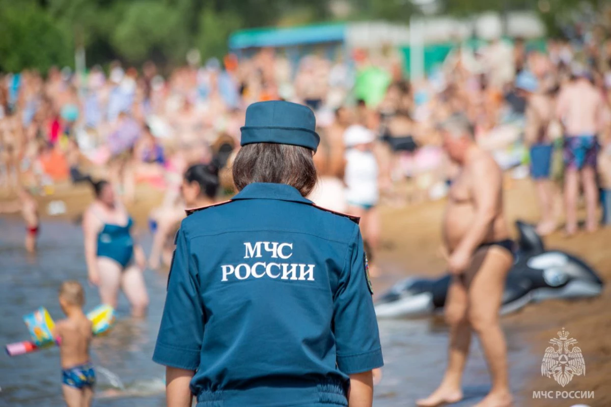 Спасатели призывают не забывать о безопасности во время отдыха на водоемах - tvspb.ru