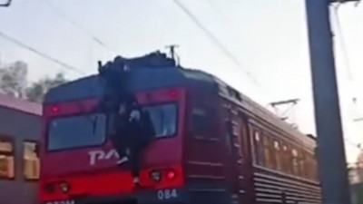 С хвоста электрички в Петербурге сняли четверых подростков-зацеперов из Ломоносова