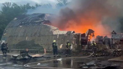 В ангаре на Витебской Сортировочной бушевал сильный пожар