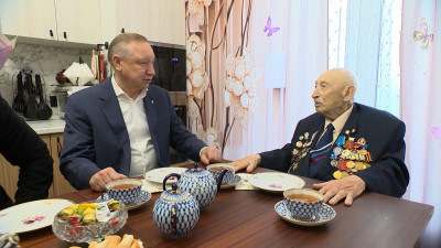 Как отмечает свое 101-летие ветеран Великой Отечественной войны и Почетный гражданин Санкт-Петербурга Зиновий Меркин