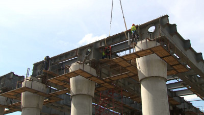 Александр Беглов: В составе Южной широтной магистрали более, чем наполовину, готов путепровод через железнодорожные пути Витебского направления