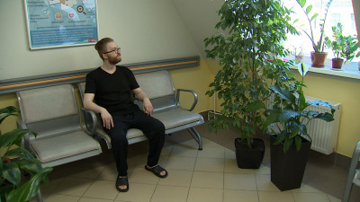 Жестокая сила любви: врачи Мариинской больницы спасли пациента с ножевым ранением