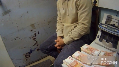 Гражданин Латвии пытался вывезти из РФ 3 млн рублей под одеждой