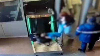 На Московском вокзале руку ребёнка затянуло в досмотровый аппарат