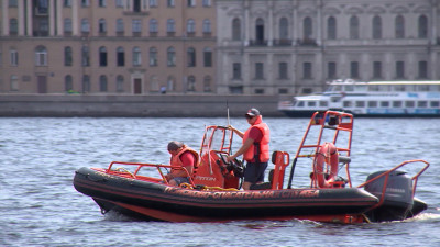 Петербуржцам напомнили о важности соблюдения правил безопасности на воде