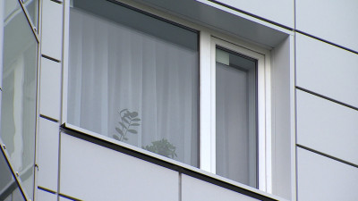 В Петербурге участились несчастные случаи, связанные с падением маленьких детей из окон