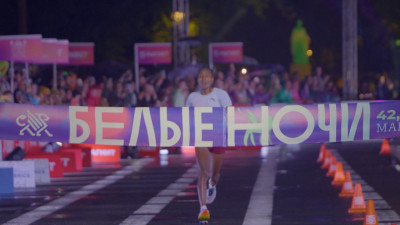 Рекордные 26 тысяч человек вышли на старт марафона «Белые ночи» в Петербурге