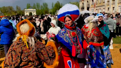 Флешмоб «Эхо Победы» стартовал под песню «Синий платочек»