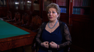 Мемуары художника Коровина, музыка Бетховена и прогулка по Эрмитажу — что вдохновляет заслуженную артистку России Марию Сафарьянц.