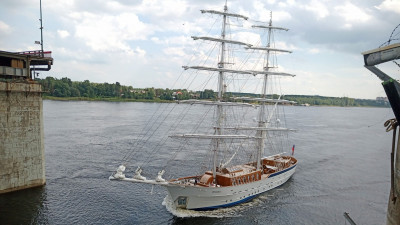 Ладожский мост разведут днём 3 июля, чтобы пропустить «Алые паруса»