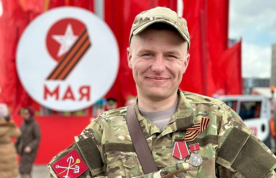 Петербуржец Георгий Журавлев сначала был волонтером и помогал фронту в тылу, но затем отправился на передовую добровольцем - tvspb.ru