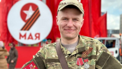 Петербуржец Георгий Журавлев сначала был волонтером и помогал фронту в тылу, но затем отправился на передовую добровольцем