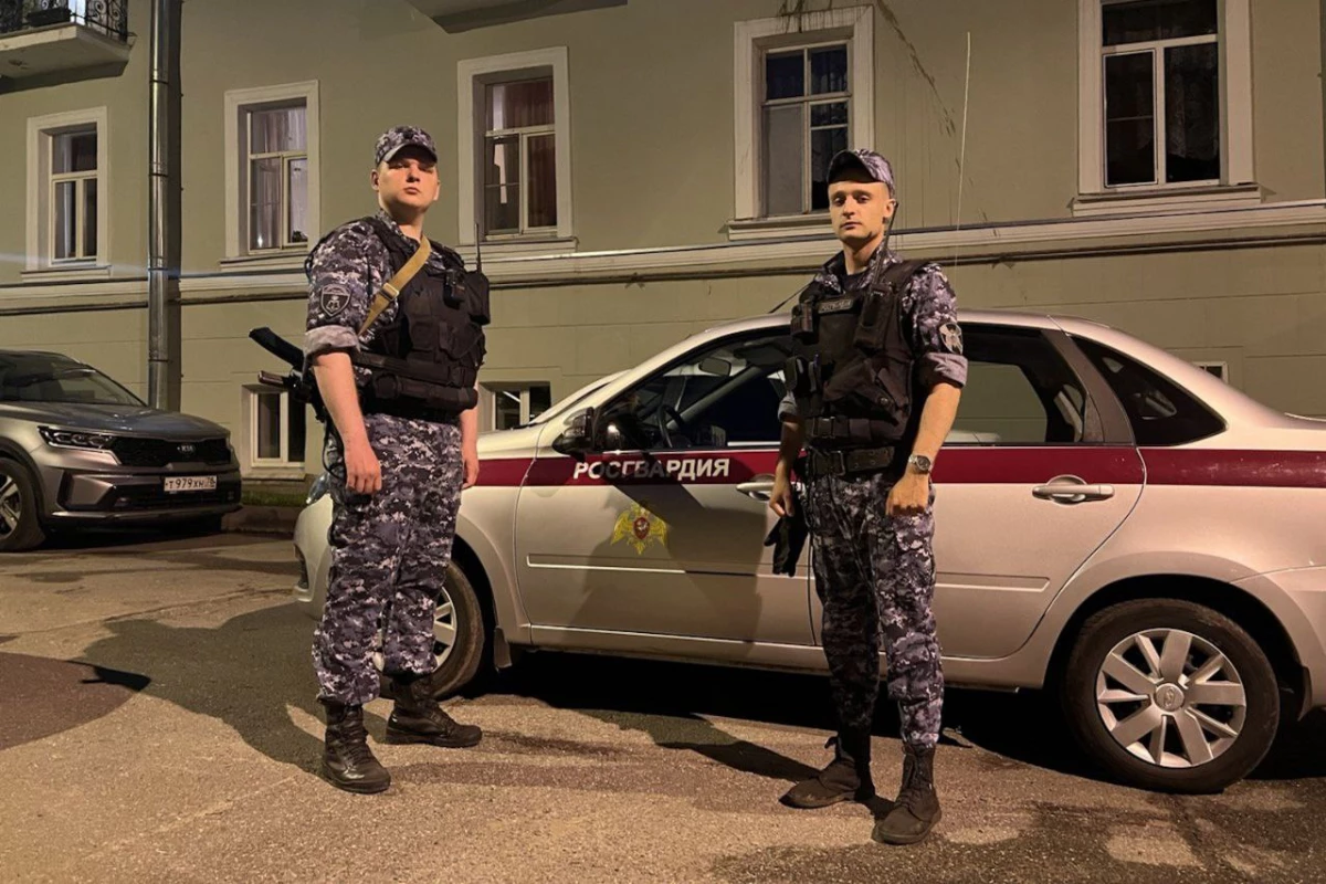 Росгвардейцы спасли детей при пожаре в Пушкине - tvspb.ru