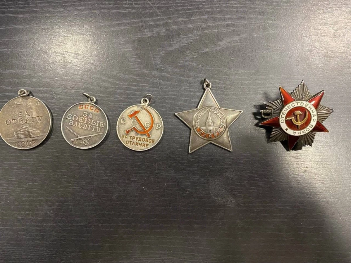 Петербуржца осудили за контрабанду орденов и медалей и оштрафовали на 350 тысяч рублей - tvspb.ru