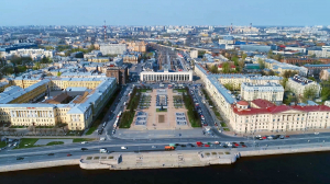 Пульс города. Новые правила для курьеров, пешие походы, феномен летнего Петербурга. 4 июля 2025