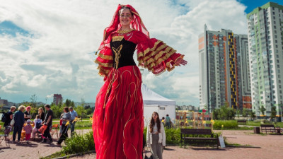 В Петербурге прошел фестиваль «Трость. Цилиндр. Эпатаж», посвященный Есенину и Мариенгофу
