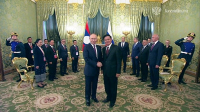 В Кремле начались российско-лаосские переговоры Владимира Путина и Тхонглуна Сисулита