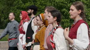 Баба сеяла горох: русские народные игры не только забавы ради, но и развития стратегического мышления и обогащения кругозора