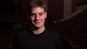 Красивый вид из окна, хороший завтрак и прогулка «куда глаза глядят» — идеальное утро в Петербурге Павла Табакова