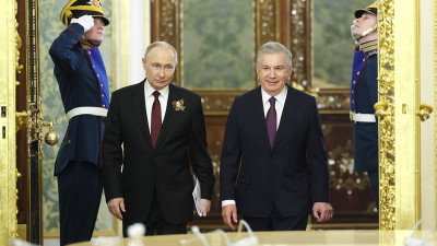 Владимир Путин поздравил президента Узбекистана Шавката Мирзиёева с днем рождения