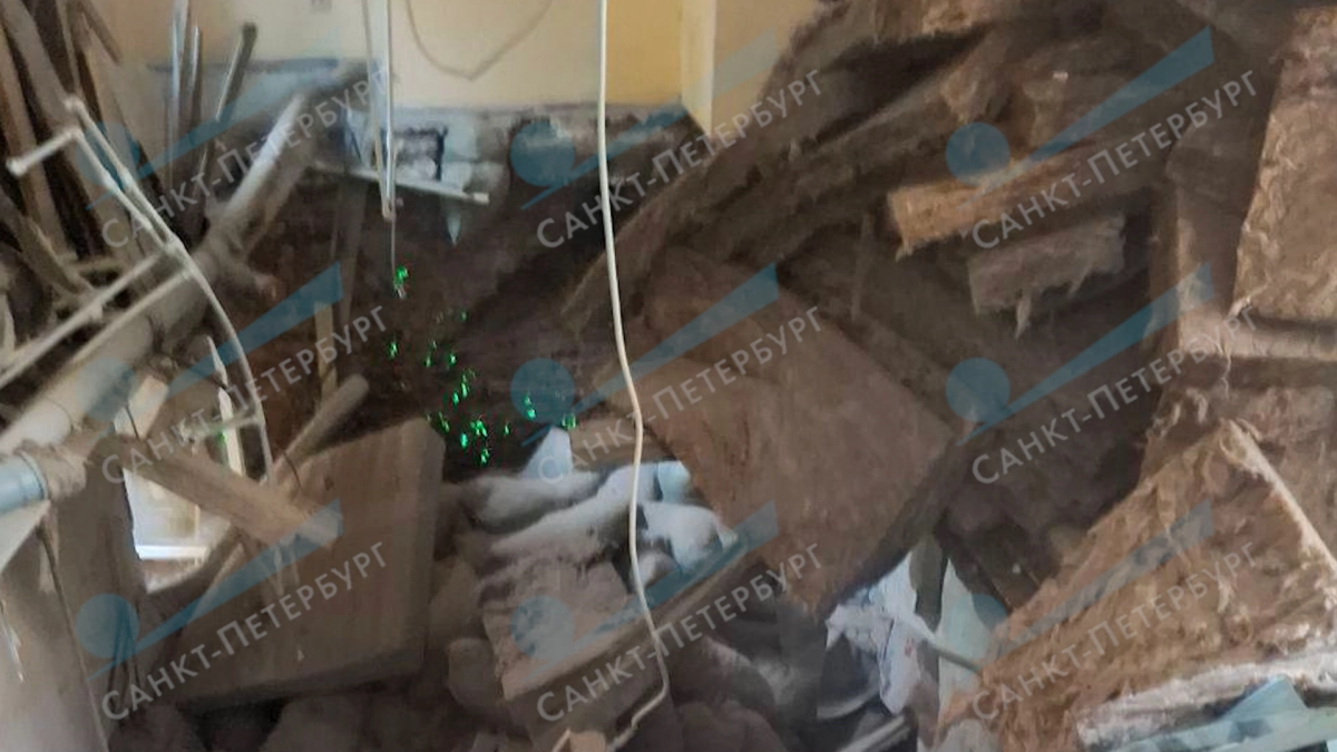 Появились фотографии из дома на Невском проспекте, где 7 августа обрушилось перекрытие - tvspb.ru