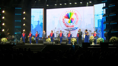 В Ледовом дворце чествовали строителей