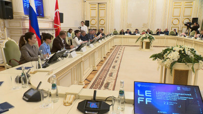 В Мариинском дворце прошло заседание, посвященное расширению совместного производства кинематографистов стран СНГ