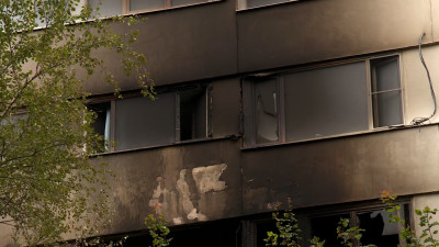 Специалисты ликвидируют последствия пожара на улице Стойкости