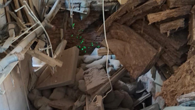 Один человек погиб и один госпитализирован после обрушения потолка в квартире на Невском