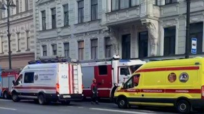 Причиной обрушения потолка в доме на Невском могла стать незаконная перепланировка