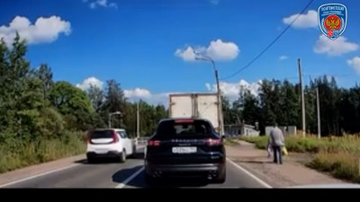 Штраф 7,5 тыс. рублей или лишение прав от 4 до 6 месяцев: автоледи совершила обгон перед железнодорожным переездом